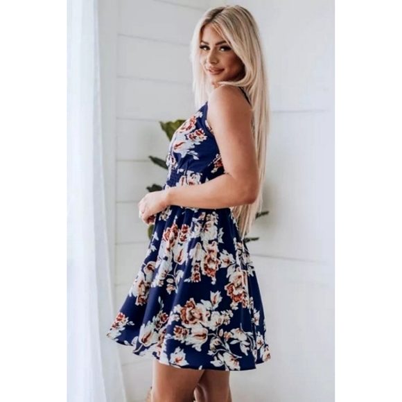 LAST ONE! Plus Size ADRIANA Blue Floral Mini Dress - Picture 5 of 8